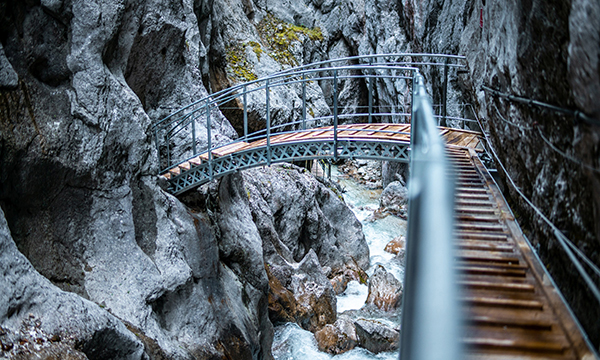 ZÃBLIN_Höllentalklamm_StegundBrücke.jpg ZÃBLIN_Höllentalklamm_StegundBrücke.jpg