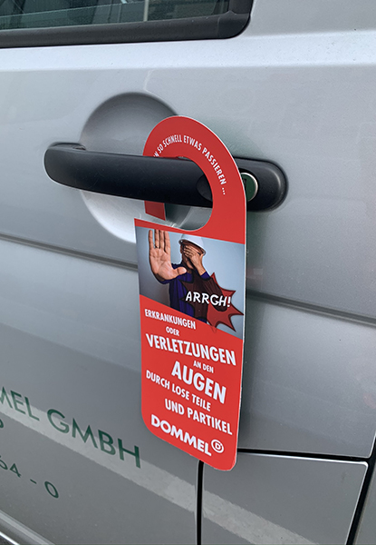 20-04 Türanhänger_rot.JPEG 20-04 Türanhänger_rot.JPEG