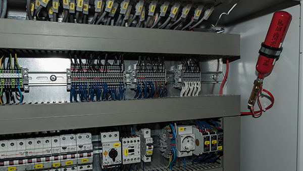 AMFE in Medientechnik.jpg AMFE in Medientechnik.jpg