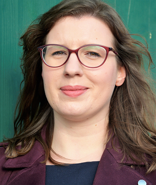 Zielke, Caroline -Portrait_1MB.jpg Zielke, Caroline -Portrait_1MB.jpg