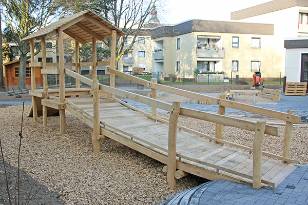 Spielplatz_Hackschni~el_Foto_Kollaxo.jpg