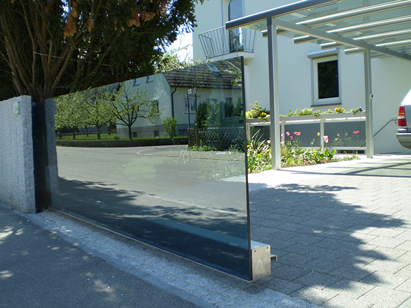 Berner_Schwebendes_Glas_2.jpg Berner_Schwebendes_Glas_2.jpg