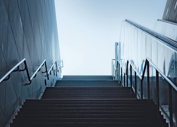 U-Bahn Ausgang-Treppe von unten nach oben fotografiert