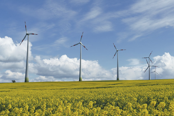 Windkraftanlage Windräder Land Landwirtschaft 