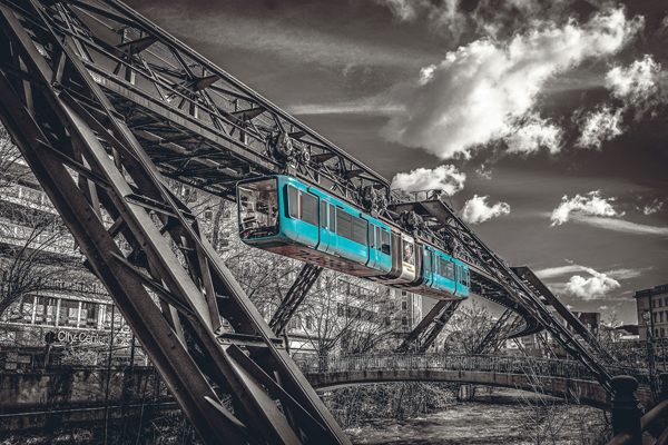 Zug Bahn Schwebebahn Konstruktion 