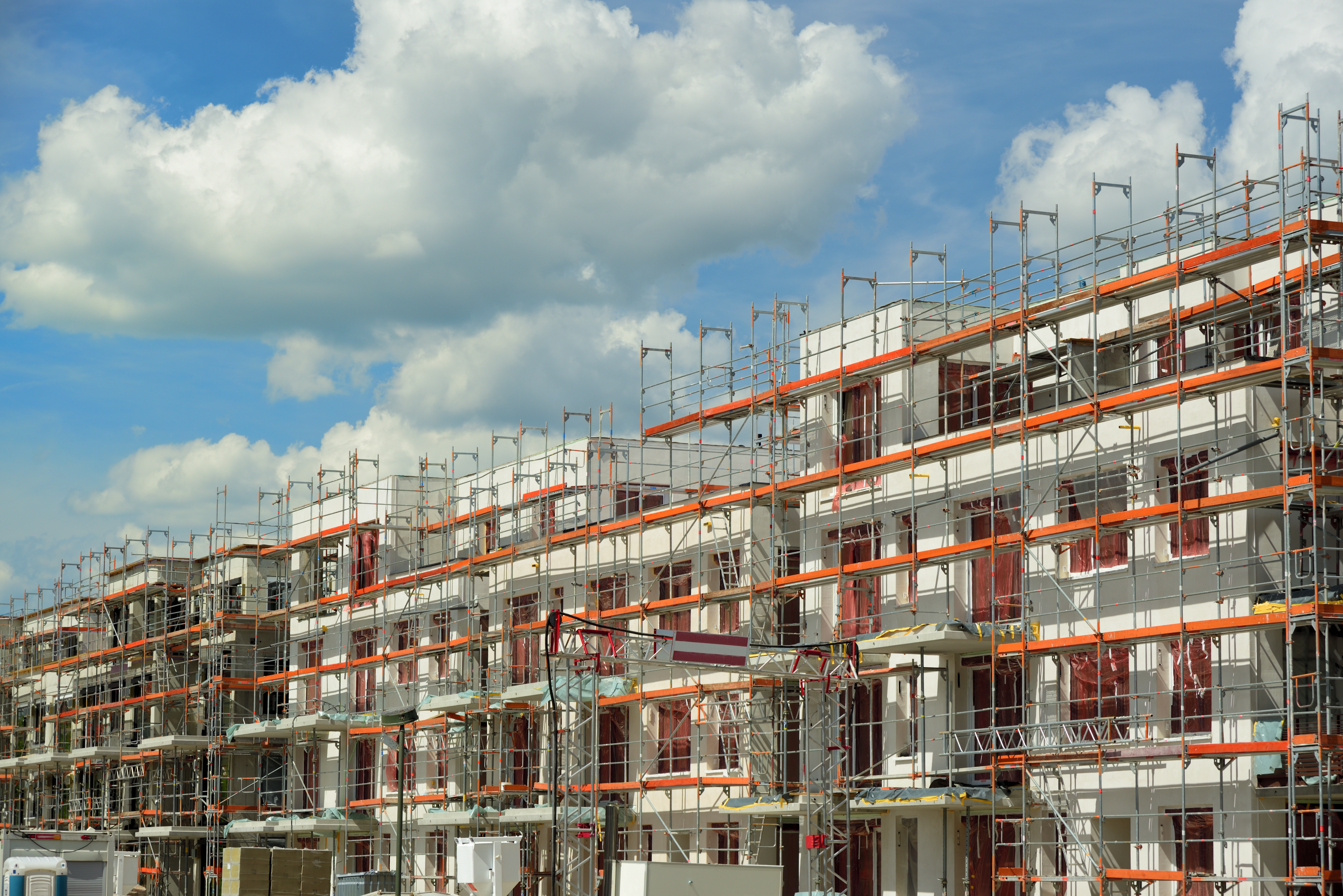 Wohnungsbau Baustelle Gerüst 