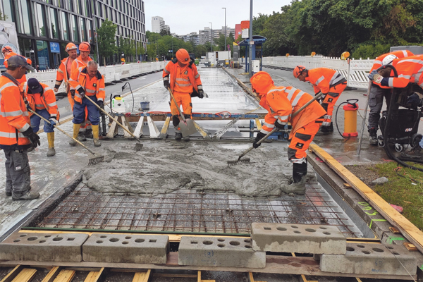Neuer Ultrahochleistungsbeton trotzt Verschleiss und Wetter Ziegel Bewehrung Beton Bauarbeiter
