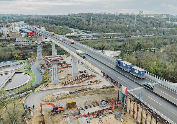 Salzbachtalbrücke in Wiesbaden Baustelle Baumaschinen Brücke Brückenbau