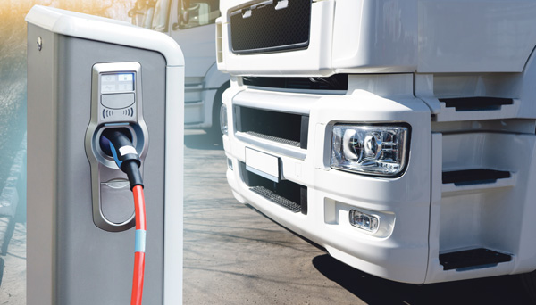 E-Ladestation E-Ladestation LKW E-LKW Weiss E-Lastwagen