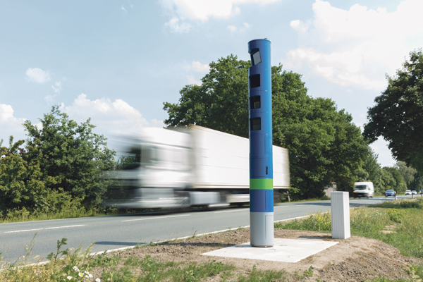 Maut LKW Autobahn Landstraße Landschaft Grün