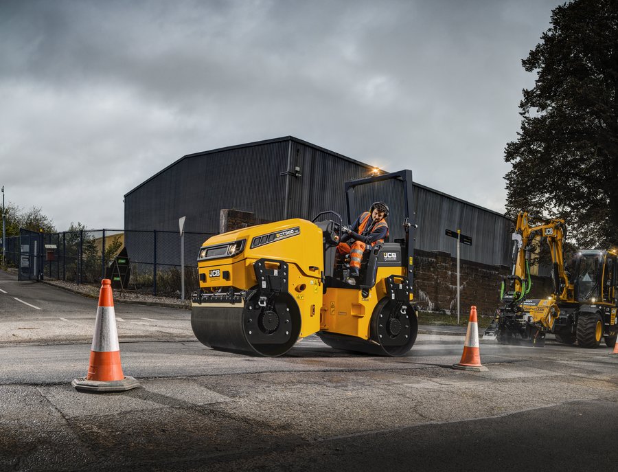 Walzen JCB Strassenbautechnik Baumaschinen Strassenbau