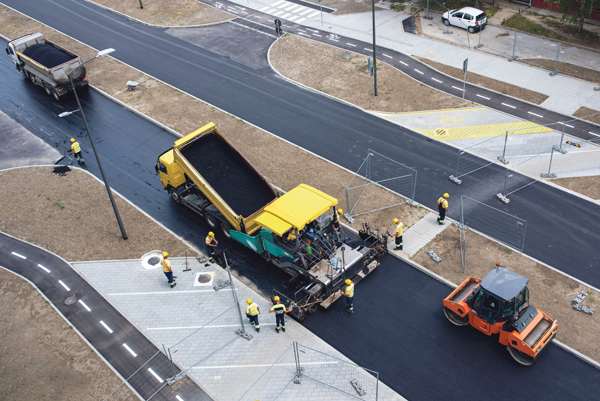 Straßenbau Straße Asphaltierung Bauarbeiter Baustelle