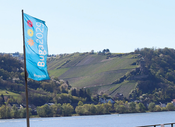 Bundesgartenschau Bundesgartenschau 2029 Flagge Banner Feld Grün Gras wiese Felder