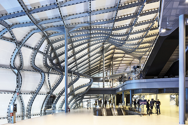 Bild_1_New-Rome-EUR-Convention-Centre-and-Hotel-_The-Cloud_Leonardo-Finotti.jpg