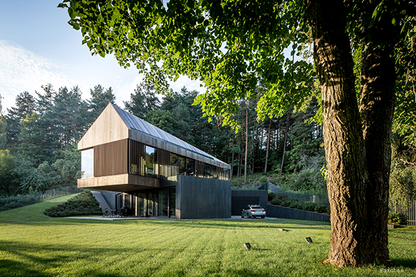Kebony_Valley_Villa.jpg Kebony_Valley_Villa.jpg