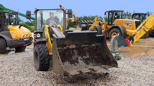 BU 7 - Baumaschinen und aktuelle Bautechnik live testen und in Aktion erleben.jpg