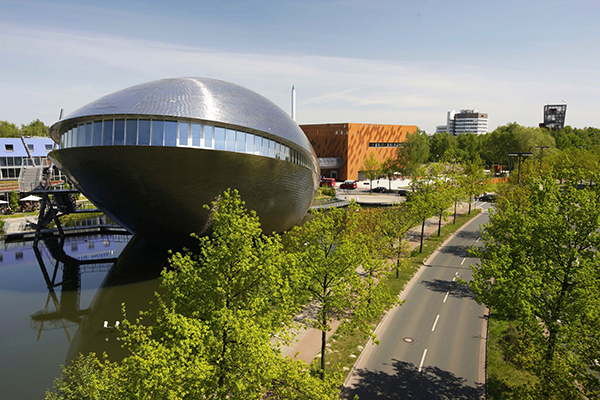 Universum Bremen-02.jpg Universum Bremen-02.jpg