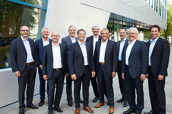Der neue Vorstand des BV KSI_Bild02_(c)Henning Stauch-Bundesverband Kalksandsteinindustrie.jpg