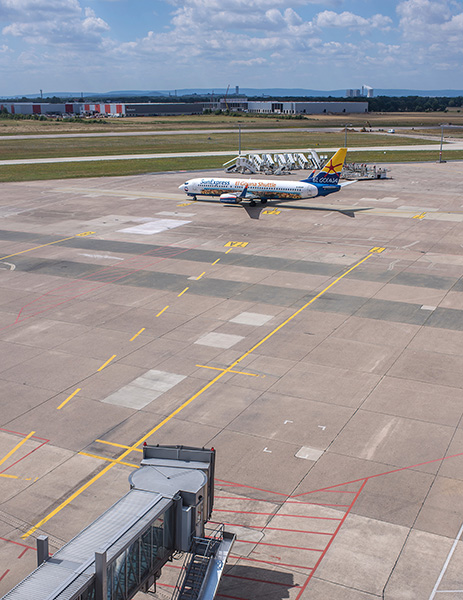vorfeld_flughafen_hannover_9920.jpg vorfeld_flughafen_hannover_9920.jpg