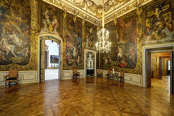 Schloss_Moritzburg-Monstroesensaal-Foto-Carlo-Boettger.jpg