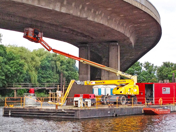 Theisen-Einsatz JLG #DD58F0.jpg