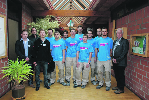 Fliesenleger_Gruppenfoto.jpg Fliesenleger_Gruppenfoto.jpg