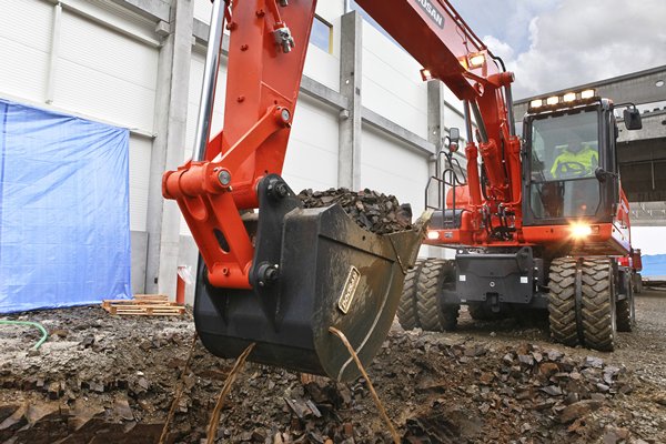 Doosan_Wheeled-Excavator-DX190W-3-Bucket-Construction-21_131017.jpg_Interflow - JPG - Fit to Box_600_500_true.jpg