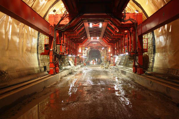 tunnel.jpg tunnel.jpg
