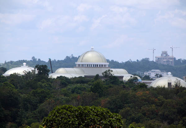 14-08 Brunei.jpg