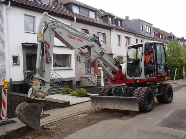 NEU_Takeuchi TB 295_web.jpg