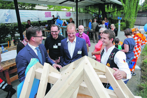 holz.jpg holz.jpg