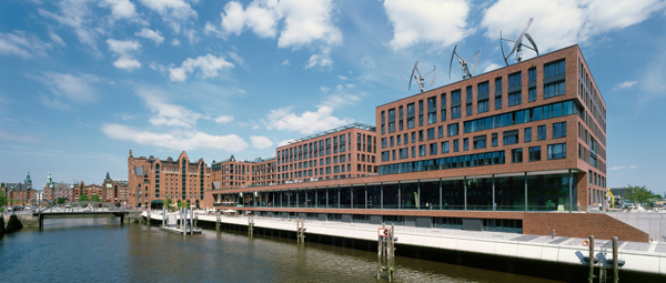 Elbarkaden HafenCity Hamburg_Hagen Stier.jpg Elbarkaden HafenCity Hamburg_Hagen Stier.jpg