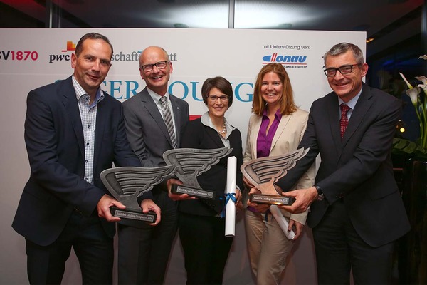 Siegerfoto mit allen Erstplatzierten. Links aussen_AUER Geschäftsführer Helmut Houdek.jpg Siegerfoto mit allen Erstplatzierten. Links aussen_AUER Geschäftsführer Helmut Houdek.jpg
