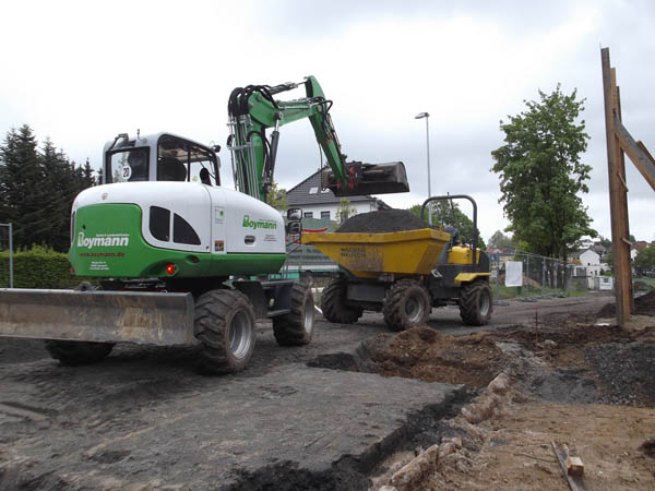 Wacker Neuson Mobilbagger 6503 und Dumper 6001 bei Boymann im Einsatz.JPG