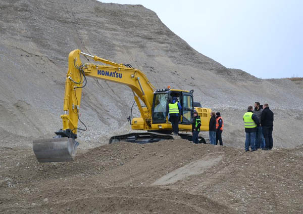 Komatsu PC210LCi-10.JPG Komatsu PC210LCi-10.JPG