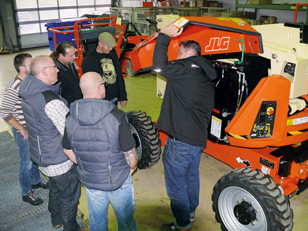 JLG 2_web.jpg JLG 2_web.jpg