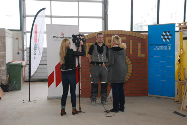 Pressegesprch_Bauschke_vor_Kamera.jpg Pressegesprch_Bauschke_vor_Kamera.jpg