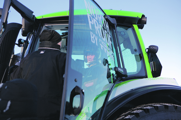 NokianTyres_FastestTractor_2015_ 011.jpg NokianTyres_FastestTractor_2015_ 011.jpg