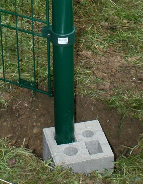 15-01_Zaun-Fundament.jpg 15-01_Zaun-Fundament.jpg