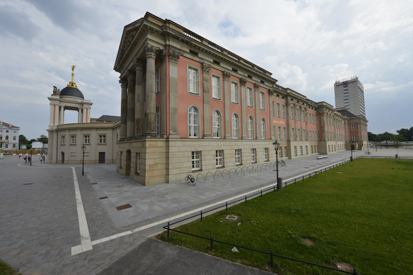 bes-Stadtschloss-2.jpg bes-Stadtschloss-2.jpg