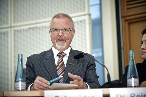 KHS_ZDH_Unternehmerforum_2015_ZDH-Werner Schuering_web.jpg