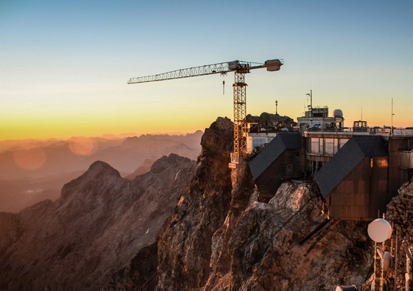 liebherr-flat-top-crane-150ec-b-zugspitze-02-72 dpi.jpg