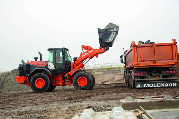 Kiesel GmbH_Hitachi ZW180-5_Bild 2.jpg