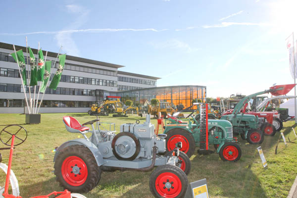 Maschinenausstellung Oldtimer_web.jpg Maschinenausstellung Oldtimer_web.jpg