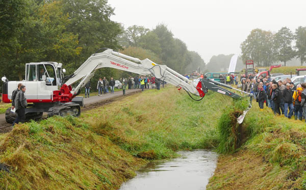 Foto Takeuchi.JPG Foto Takeuchi.JPG