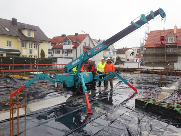 Cramo Mobilkran startklar zum Einsatz.jpg Cramo Mobilkran startklar zum Einsatz.jpg