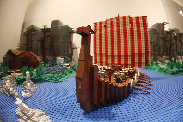 Online-lego2.jpg Online-lego2.jpg