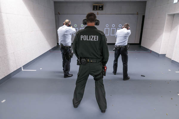 Polizei Dortmund Abbildung 4.jpg Polizei Dortmund Abbildung 4.jpg