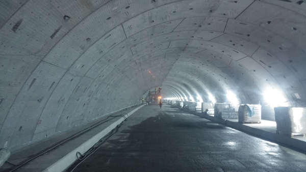 fischer Betonschraube FBS im Avrasya-Tunnel_20151002_132935.jpg fischer Betonschraube FBS im Avrasya-Tunnel_20151002_132935.jpg