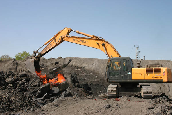 Hyundai_Lader und Bagger bei Max Aicher_1.JPG Hyundai_Lader und Bagger bei Max Aicher_1.JPG